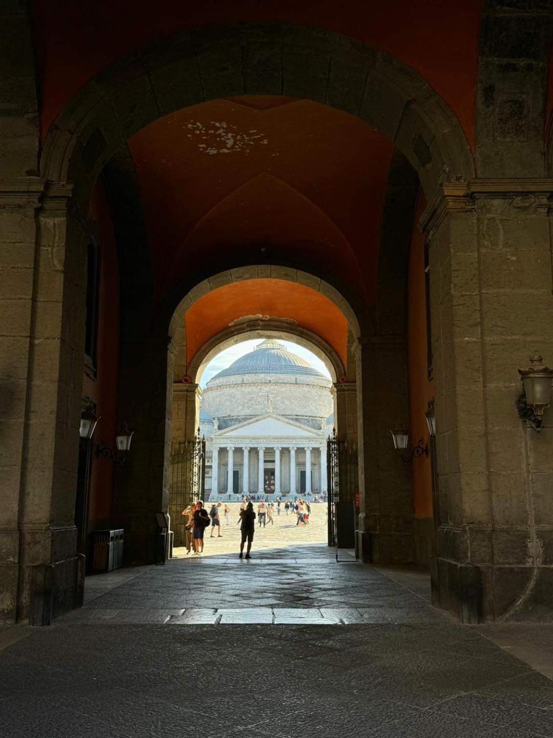 A due passi da Dante Nápoles Exterior foto