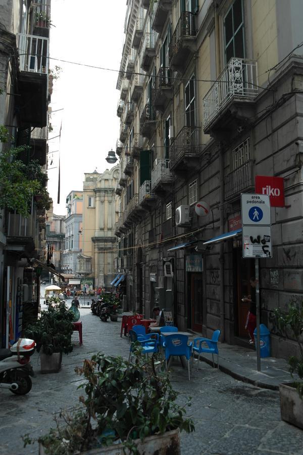 A due passi da Dante Nápoles Exterior foto