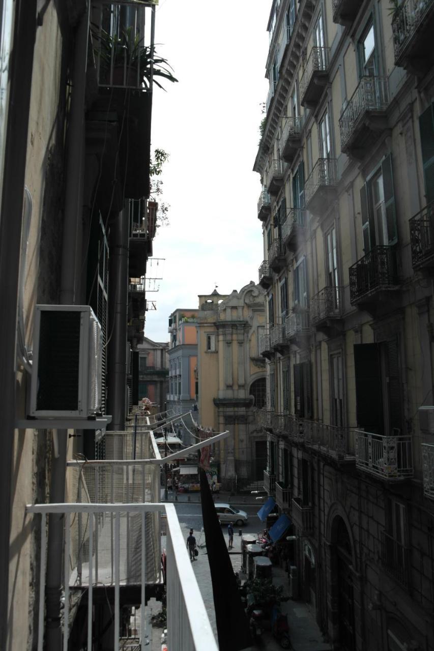 A due passi da Dante Nápoles Exterior foto